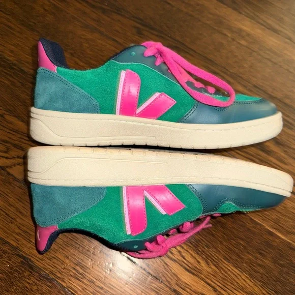 Veja Women's Green and Pink Sneakers - Picture 9 of 13